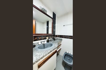 Studio para alugar com 47m², 1 quarto e 1 vaga Studio para alugar com 47m², 1 quarto e 1 vagaBanheiro