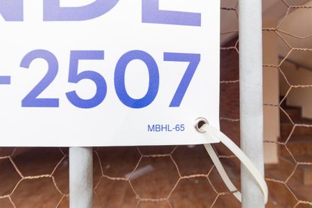Casa à venda com 130m², 3 quartos e 2 vagas Casa à venda com 130m², 3 quartos e 2 vagasPlaca MBHL-65