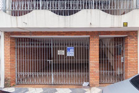 Casa à venda com 130m², 3 quartos e 2 vagas Casa à venda com 130m², 3 quartos e 2 vagasFachada