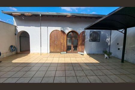 Casa à venda com 230m², 3 quartos e 3 vagas