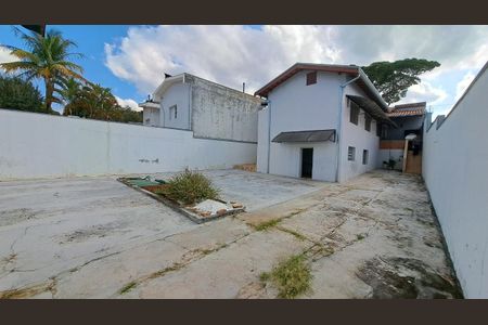 Casa à venda com 230m², 3 quartos e 3 vagas