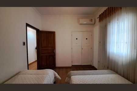 Casa à venda com 230m², 3 quartos e 3 vagas