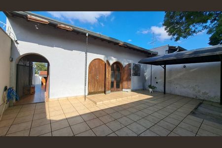Casa à venda com 230m², 3 quartos e 3 vagas