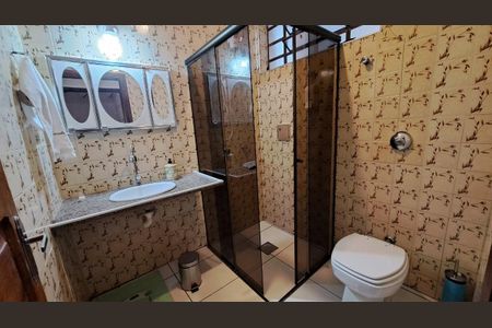 Casa à venda com 230m², 3 quartos e 3 vagas