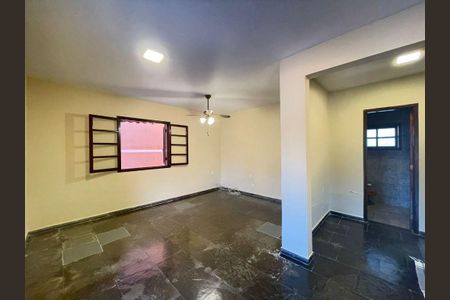 Casa à venda com 4 quartos, 162m² em Itaipu, Niterói