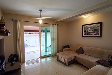 Casa de condomínio à venda com 134m², 2 quartos e 2 vagas Casa de condomínio à venda com 134m², 2 quartos e 2 vagasSala