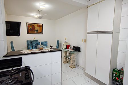 Casa de condomínio à venda com 134m², 2 quartos e 2 vagas Casa de condomínio à venda com 134m², 2 quartos e 2 vagasCozinha