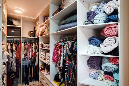 Casa de condomínio à venda com 134m², 2 quartos e 2 vagas Casa de condomínio à venda com 134m², 2 quartos e 2 vagasCloset do quarto 2