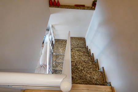 Casa de condomínio à venda com 134m², 2 quartos e 2 vagas Casa de condomínio à venda com 134m², 2 quartos e 2 vagasEscada