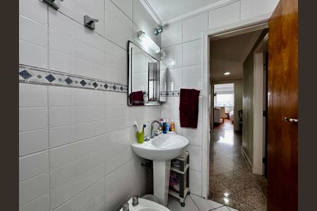 Apartamento à venda com 170m², 4 quartos e 2 vagas Apartamento à venda com 170m², 4 quartos e 2 vagasBanheiro Social