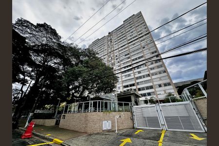 Apartamento à venda com 170m², 4 quartos e 2 vagas Apartamento à venda com 170m², 4 quartos e 2 vagasFachada