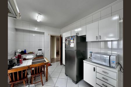 Apartamento à venda com 170m², 4 quartos e 2 vagas Apartamento à venda com 170m², 4 quartos e 2 vagasCozinha