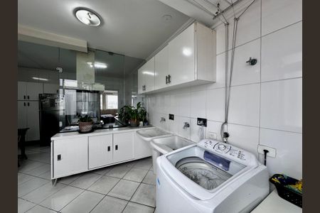 Apartamento à venda com 170m², 4 quartos e 2 vagas Apartamento à venda com 170m², 4 quartos e 2 vagasÁrea de Serviço