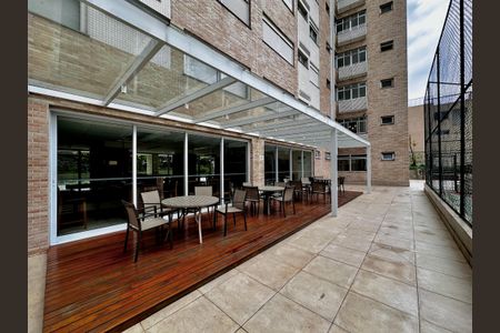 Apartamento à venda com 170m², 4 quartos e 2 vagas Apartamento à venda com 170m², 4 quartos e 2 vagasÁrea comum - Salão de festas