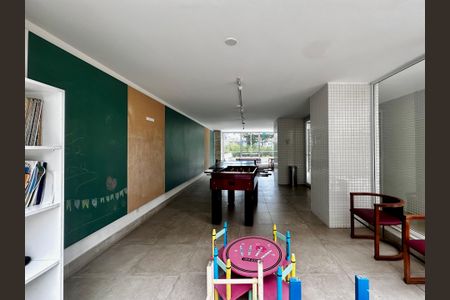 Apartamento à venda com 170m², 4 quartos e 2 vagas Apartamento à venda com 170m², 4 quartos e 2 vagasBrinquedoteca