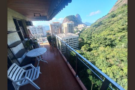 Apartamento à venda com 93m², 2 quartos e 1 vagaFoto 02