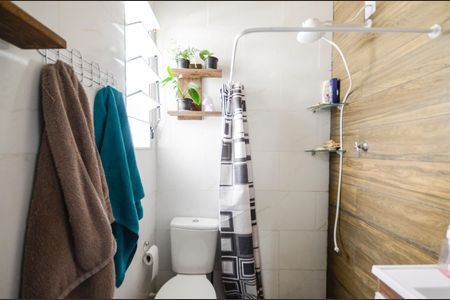 Apartamento à venda com 90m², 2 quartos e 1 vaga Apartamento à venda com 90m², 2 quartos e 1 vagaBanheiro da Suíte 2