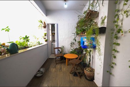 Apartamento à venda com 90m², 2 quartos e 1 vaga Apartamento à venda com 90m², 2 quartos e 1 vagaÁrea de Serviço