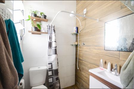 Apartamento à venda com 90m², 2 quartos e 1 vaga Apartamento à venda com 90m², 2 quartos e 1 vagaBanheiro da Suíte 2