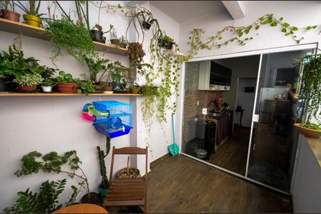 Apartamento à venda com 90m², 2 quartos e 1 vaga Apartamento à venda com 90m², 2 quartos e 1 vagaÁrea de Serviço