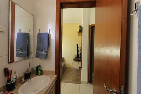 Apartamento à venda com 68m², 2 quartos e 2 vagasBanheiro