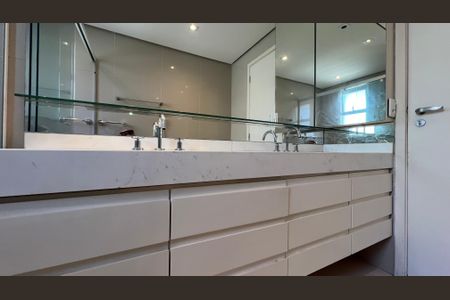 Apartamento à venda com 162m², 3 quartos e 4 vagas Apartamento à venda com 162m², 3 quartos e 4 vagasBanheiro da Suíte 3