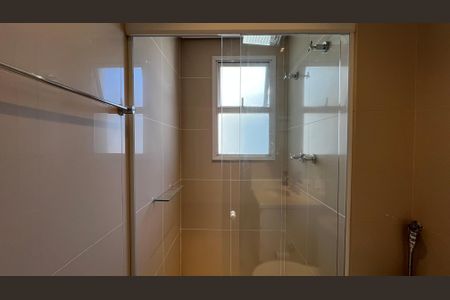 Apartamento à venda com 162m², 3 quartos e 4 vagas Apartamento à venda com 162m², 3 quartos e 4 vagasBanheiro da Suíte 1