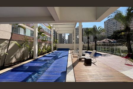 Apartamento à venda com 162m², 3 quartos e 4 vagas Apartamento à venda com 162m², 3 quartos e 4 vagasArea Comum - Piscina