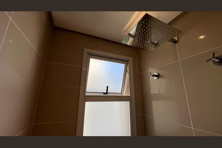 Apartamento à venda com 162m², 3 quartos e 4 vagas Apartamento à venda com 162m², 3 quartos e 4 vagasBanheiro da Suíte 1