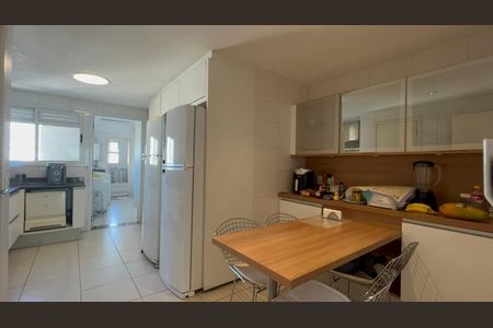 Apartamento à venda com 162m², 3 quartos e 4 vagas Apartamento à venda com 162m², 3 quartos e 4 vagasCozinha