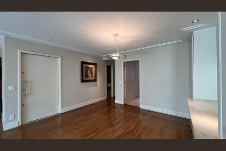 Apartamento à venda com 162m², 3 quartos e 4 vagas Apartamento à venda com 162m², 3 quartos e 4 vagasSala de Jantar