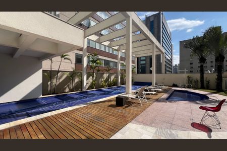 Apartamento à venda com 162m², 3 quartos e 4 vagas Apartamento à venda com 162m², 3 quartos e 4 vagasArea Comum - Piscina