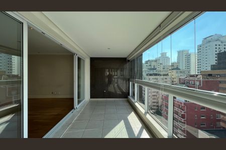 Apartamento à venda com 162m², 3 quartos e 4 vagas Apartamento à venda com 162m², 3 quartos e 4 vagasVaranda