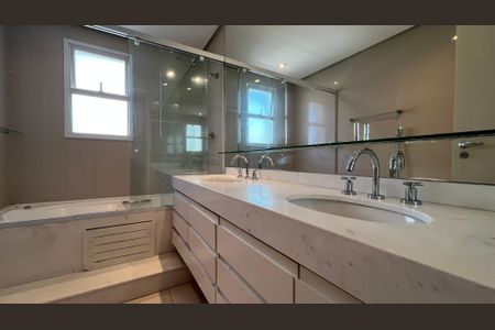 Apartamento à venda com 162m², 3 quartos e 4 vagas Apartamento à venda com 162m², 3 quartos e 4 vagasBanheiro da Suíte 3