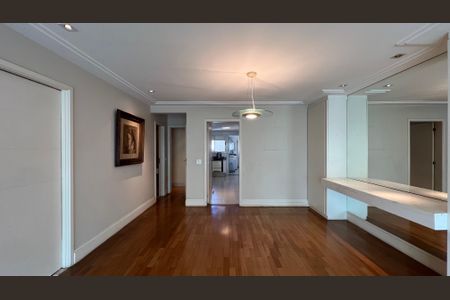 Apartamento à venda com 162m², 3 quartos e 4 vagas Apartamento à venda com 162m², 3 quartos e 4 vagasSala de Jantar