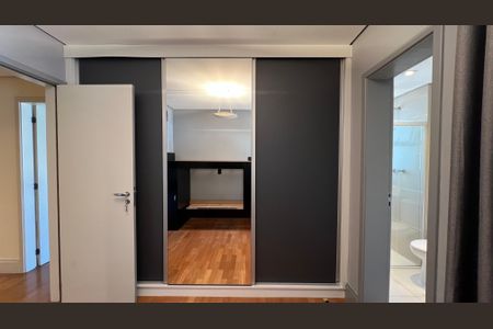 Apartamento à venda com 162m², 3 quartos e 4 vagas Apartamento à venda com 162m², 3 quartos e 4 vagasSuite 1