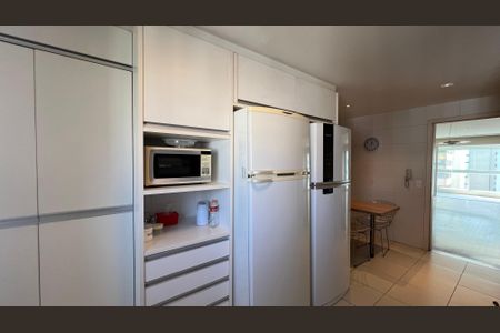 Apartamento à venda com 162m², 3 quartos e 4 vagas Apartamento à venda com 162m², 3 quartos e 4 vagasCozinha