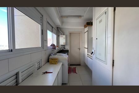 Apartamento à venda com 162m², 3 quartos e 4 vagas Apartamento à venda com 162m², 3 quartos e 4 vagasÁrea de Serviço