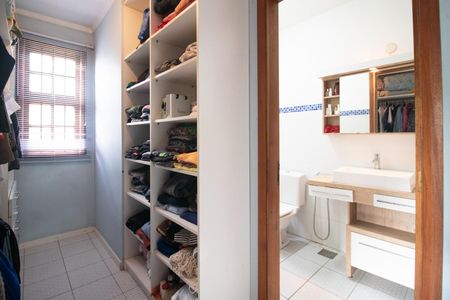 Casa à venda com 250m², 3 quartos e 2 vagasCloset Suíte