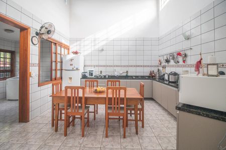 Casa à venda com 250m², 3 quartos e 2 vagasCozinha