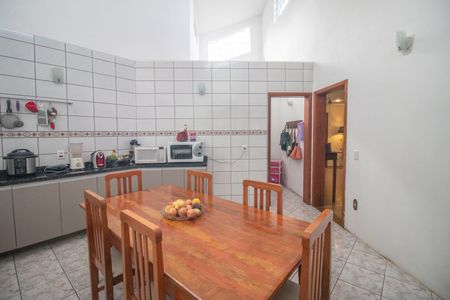 Casa à venda com 250m², 3 quartos e 2 vagasCozinha