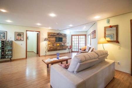 Casa à venda com 250m², 3 quartos e 2 vagasSala