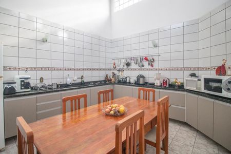 Casa à venda com 250m², 3 quartos e 2 vagasCozinha