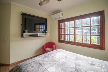 Casa à venda com 250m², 3 quartos e 2 vagasSuíte