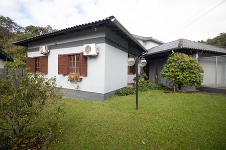 Casa à venda com 250m², 3 quartos e 2 vagasFachada