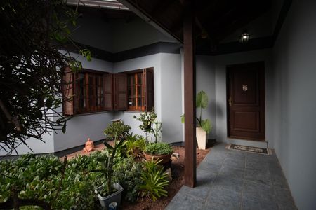 Casa à venda com 250m², 3 quartos e 2 vagasEntrada