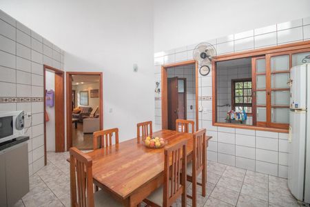 Casa à venda com 250m², 3 quartos e 2 vagasCozinha