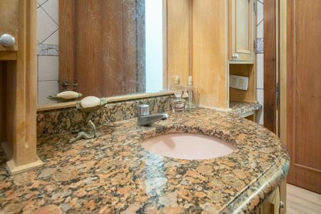 Casa à venda com 250m², 3 quartos e 2 vagasBanheiro Social 1