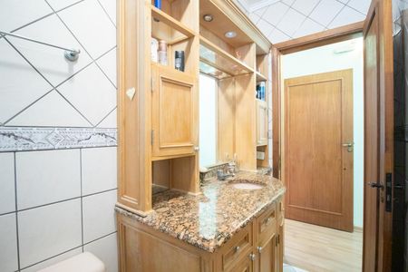 Casa à venda com 250m², 3 quartos e 2 vagasBanheiro Social 1