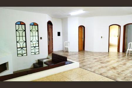 Casa à venda com 330m², 3 quartos e 4 vagasSala